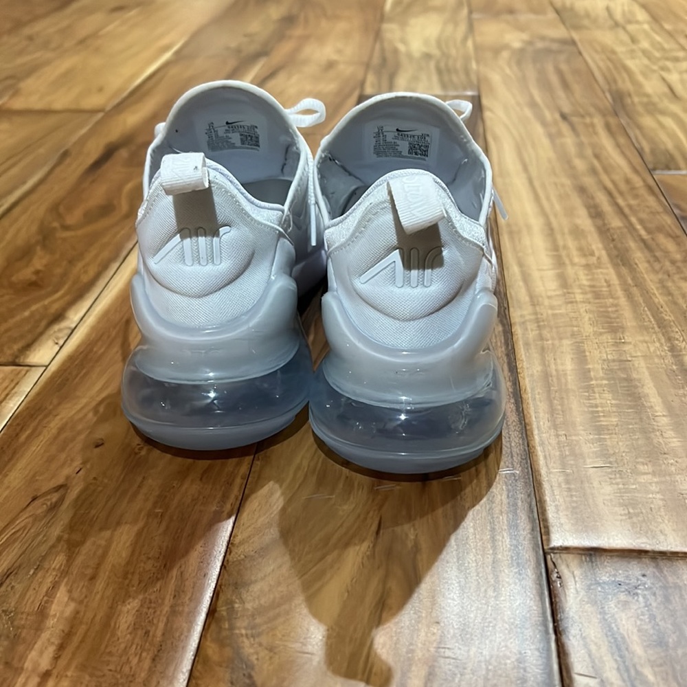 White Nike Airmax 27c’s - Picture 4 of 5